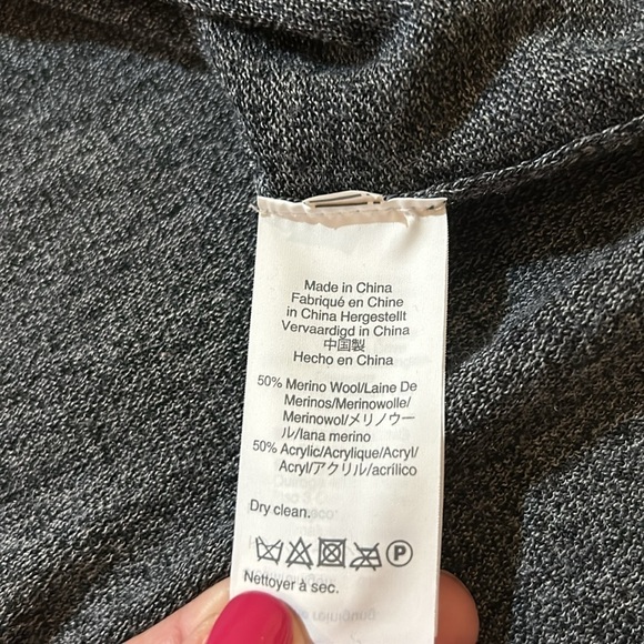 Madewell Wool Blend Light weight sweater. Small - Picture 8 of 8